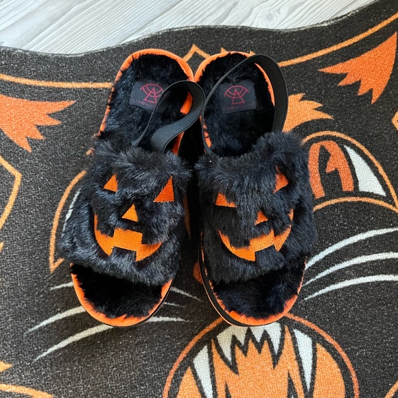 Strangecvlt lily jack o lantern slip on shoes - Picture 2 of 8